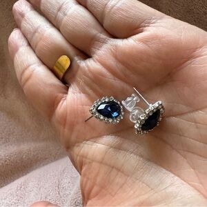 NWOT Sapphire Blue rhinestone post earrings